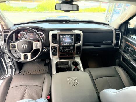 RAM Classic 5.7 V8 32V 4P HEMI LARAMIE AUTOMÁTICO, Foto 5
