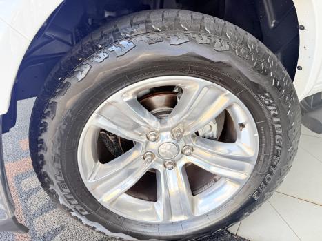 RAM Classic 5.7 V8 32V 4P HEMI LARAMIE AUTOMÁTICO, Foto 8