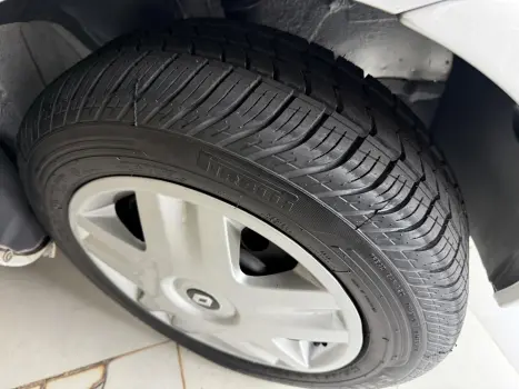 RENAULT Clio Hatch 1.0 16V HI FLEX CAMPUS, Foto 3