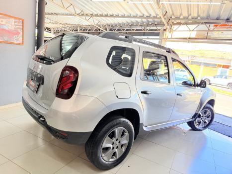 RENAULT Duster 1.6 16V 4P FLEX SCE AUTHENTIQUE X-TRONIC AUTOM�TICO, Foto 5