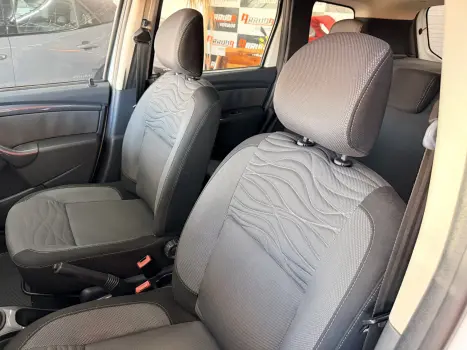 RENAULT Duster 1.6 16V 4P FLEX TECH ROAD, Foto 12