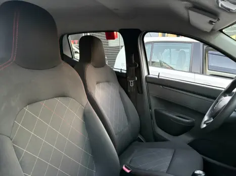 RENAULT Kwid 1.0 12V 4P SCE FLEX ZEN, Foto 10