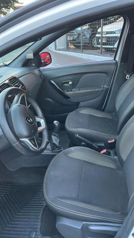 RENAULT Logan 1.0 12V 4P FLEX SCE ZEN, Foto 2