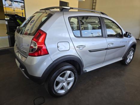 RENAULT Sandero 1.6 16V 4P FLEX STEPWAY, Foto 8 RENAULT Sandero 1.6 16V 4P FLEX STEPWAY, Foto 8