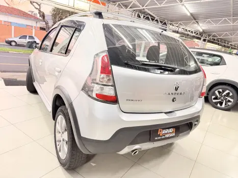 RENAULT Sandero 1.6 16V 4P FLEX STEPWAY, Foto 6