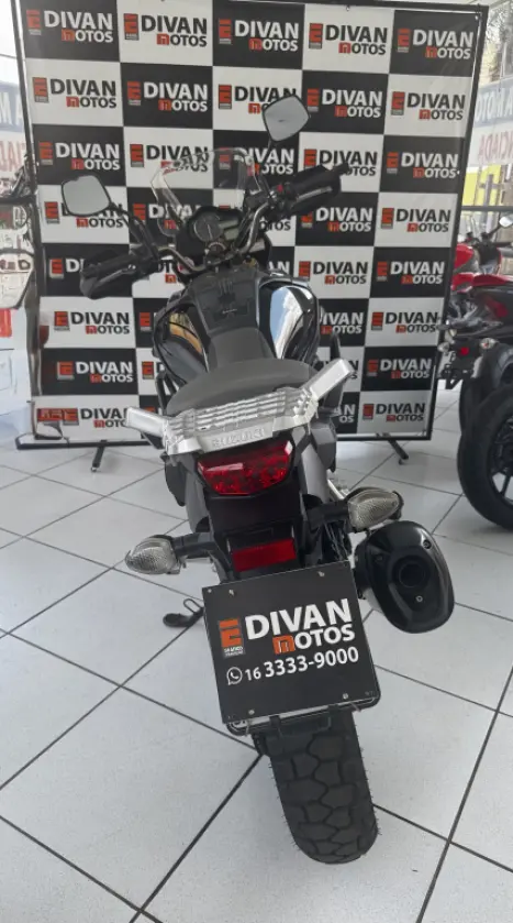 SUZUKI V-Strom DL 1000 A, Foto 4 SUZUKI V-Strom DL 1000 A, Foto 4