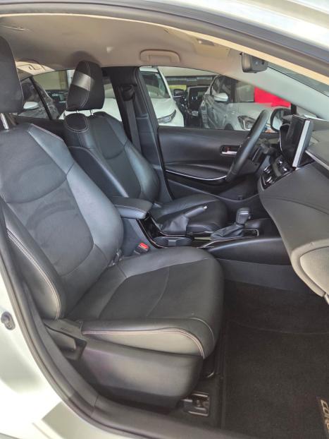 TOYOTA Corolla 2.0 16V 4P FLEX XEI DIRECT SHIFT AUTOM�TICO CVT, Foto 9