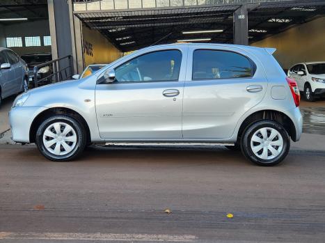 TOYOTA Etios Hatch 1.3 16V 4P FLEX X, Foto 3