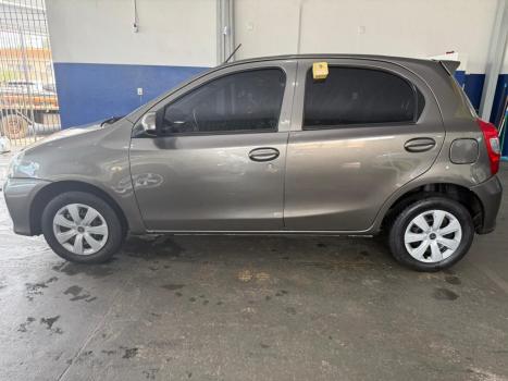 TOYOTA Etios Hatch 1.3 16V 4P FLEX, Foto 2