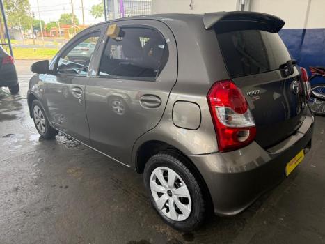 TOYOTA Etios Hatch 1.3 16V 4P FLEX, Foto 3
