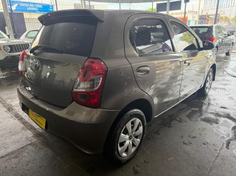 TOYOTA Etios Hatch 1.3 16V 4P FLEX, Foto 5