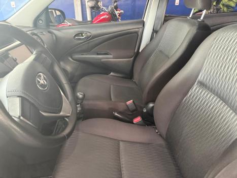 TOYOTA Etios Hatch 1.3 16V 4P FLEX, Foto 11