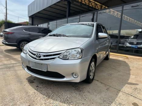 TOYOTA Etios Hatch 1.3 16V 4P FLEX X, Foto 1