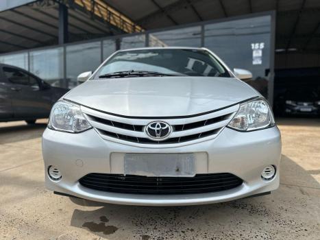 TOYOTA Etios Hatch 1.3 16V 4P FLEX X, Foto 2