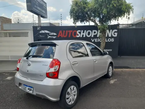 TOYOTA Etios Hatch 1.3 16V 4P FLEX X, Foto 5
