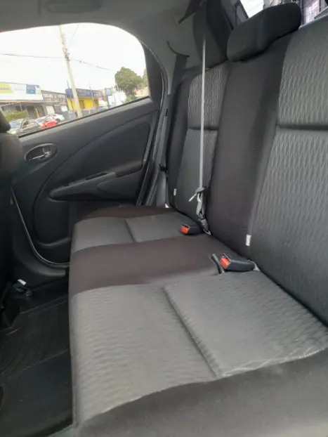 TOYOTA Etios Hatch 1.3 16V 4P FLEX X, Foto 8