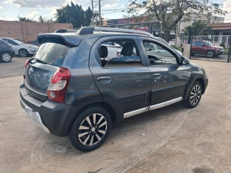 TOYOTA Etios Hatch 1.5 16V 4P FLEX XLS, Foto 2