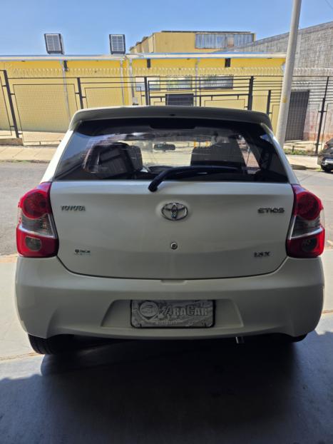 TOYOTA Etios Hatch 1.3 16V 4P FLEX X, Foto 4