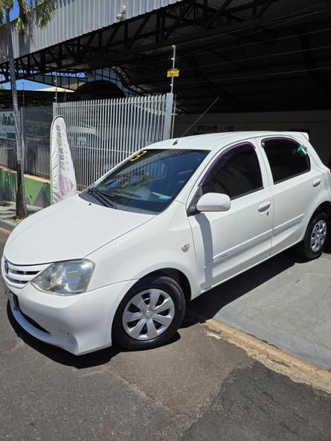 TOYOTA Etios Hatch 1.3 16V 4P FLEX X, Foto 5