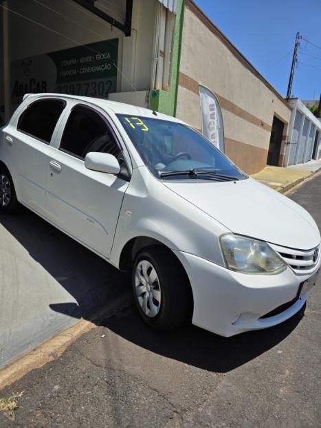 TOYOTA Etios Hatch 1.3 16V 4P FLEX X, Foto 6