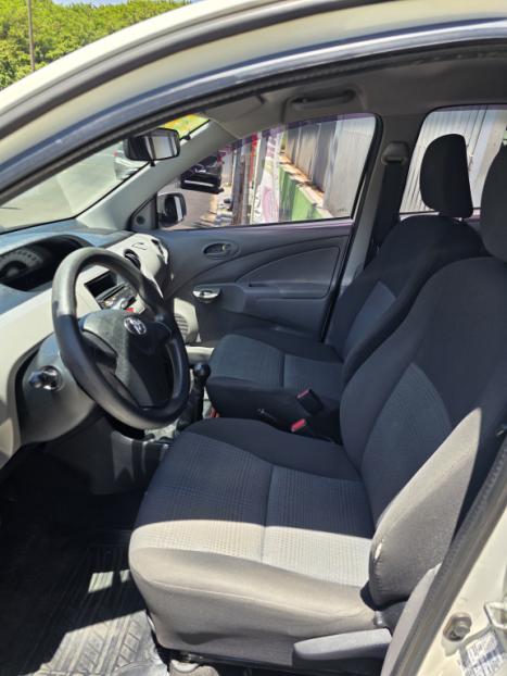 TOYOTA Etios Hatch 1.3 16V 4P FLEX X, Foto 7