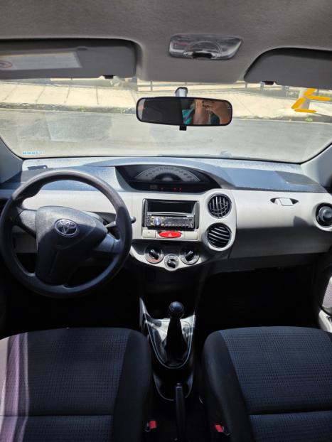 TOYOTA Etios Hatch 1.3 16V 4P FLEX X, Foto 9
