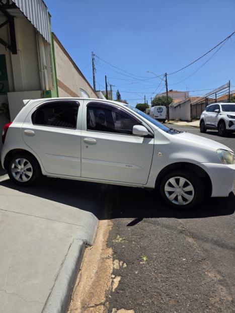 TOYOTA Etios Hatch 1.3 16V 4P FLEX X, Foto 13
