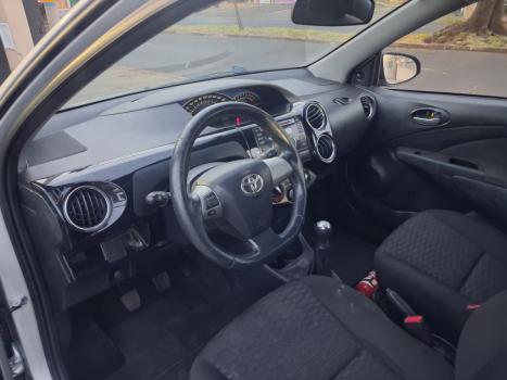 TOYOTA Etios Hatch 1.5 16V 4P FLEX XLS, Foto 3