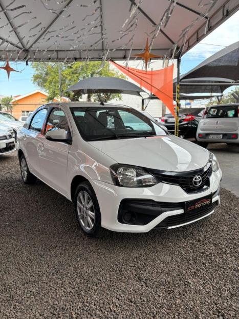 TOYOTA Etios Sedan 1.5 16V 4P FLEX X PLUS AUTOMTICO, Foto 2