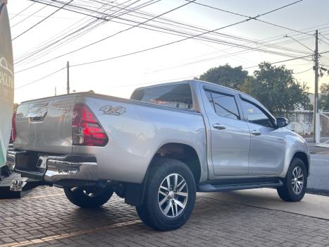 TOYOTA Hilux Caminhonete 2.8 16V SRV 4X4 DIESEL CABINE DUPLA AUTOMTICO, Foto 3