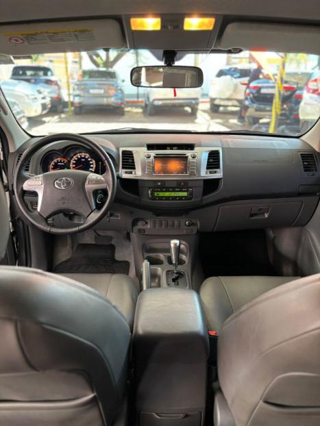 TOYOTA Hilux Caminhonete 2.7 16V 4P SRV FLEX CABINE DUPLA AUTOM�TICO, Foto 19