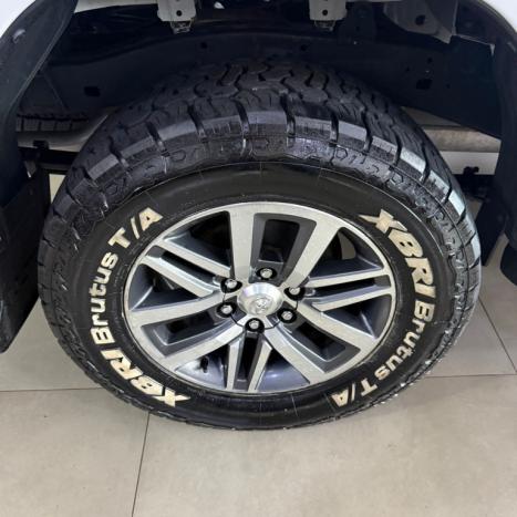 TOYOTA Hilux Caminhonete 2.8 16V SRV 4X4 DIESEL CABINE DUPLA AUTOM�TICO, Foto 15
