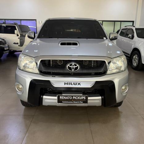 TOYOTA Hilux Caminhonete 3.0 4P 4X4 SRV TURBO DIESEL CABINE DUPLA AUTOM�TICO, Foto 2