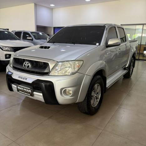 TOYOTA Hilux Caminhonete 3.0 4P 4X4 SRV TURBO DIESEL CABINE DUPLA AUTOM�TICO, Foto 3