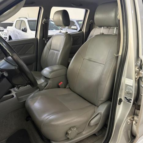TOYOTA Hilux Caminhonete 3.0 4P 4X4 SRV TURBO DIESEL CABINE DUPLA AUTOM�TICO, Foto 10