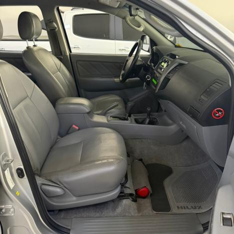 TOYOTA Hilux Caminhonete 3.0 4P 4X4 SRV TURBO DIESEL CABINE DUPLA AUTOM�TICO, Foto 14