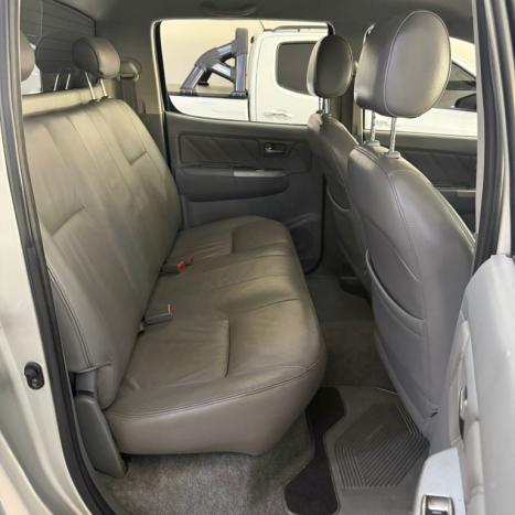 TOYOTA Hilux Caminhonete 3.0 4P 4X4 SRV TURBO DIESEL CABINE DUPLA AUTOM�TICO, Foto 15