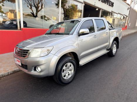 TOYOTA Hilux Caminhonete 2.7 16V 4P SRV FLEX CABINE DUPLA AUTOM�TICO, Foto 2