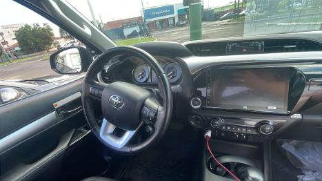 TOYOTA Hilux Caminhonete 2.8 16V SRX PLUS 4X4 TURBO DIESEL CABINE DUPLA AUTOM�TICO, Foto 2