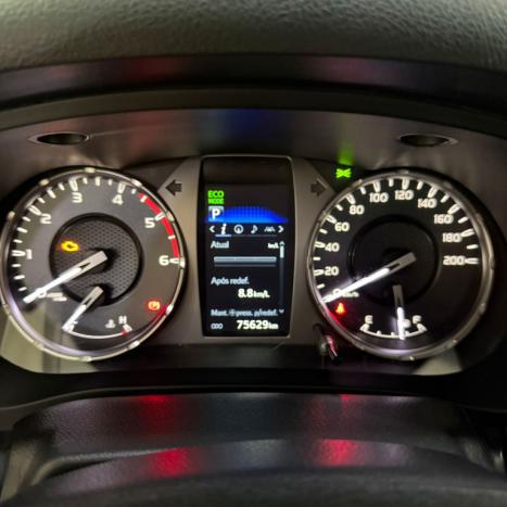 TOYOTA Hilux Caminhonete 2.8 16V SRX 4X4 TURBO DIESEL CABINE DUPLA AUTOM�TICO, Foto 14