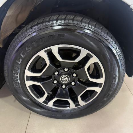 TOYOTA Hilux Caminhonete 2.8 16V SRX 4X4 TURBO DIESEL CABINE DUPLA AUTOM�TICO, Foto 15