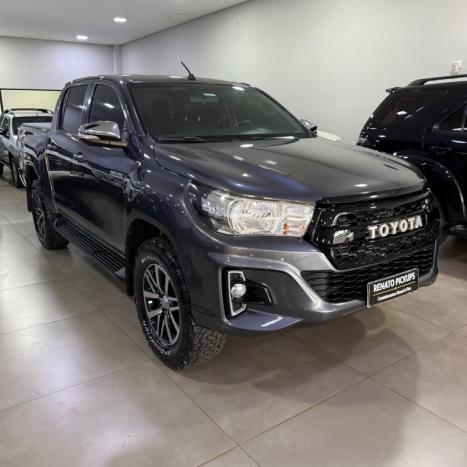 TOYOTA Hilux Caminhonete 2.8 16V SRV 4X4 DIESEL CABINE DUPLA AUTOM�TICO, Foto 1