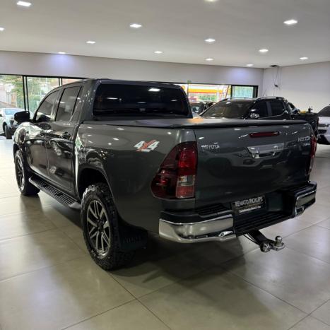 TOYOTA Hilux Caminhonete 2.8 16V SRV 4X4 DIESEL CABINE DUPLA AUTOM�TICO, Foto 4
