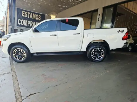 TOYOTA Hilux Caminhonete 2.8 16V SRV 4X4 DIESEL CABINE DUPLA AUTOM�TICO, Foto 2