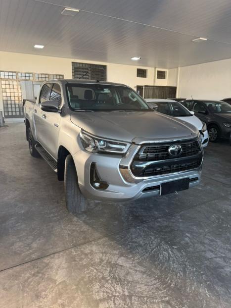 TOYOTA Hilux Caminhonete 2.8 16V SRX 4X4 TURBO DIESEL CABINE DUPLA AUTOM�TICO, Foto 1