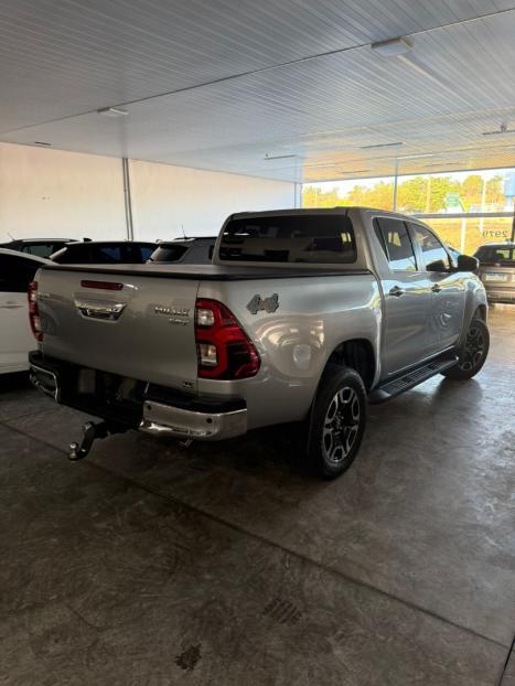 TOYOTA Hilux Caminhonete 2.8 16V SRX 4X4 TURBO DIESEL CABINE DUPLA AUTOM�TICO, Foto 4