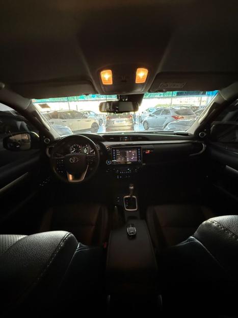 TOYOTA Hilux Caminhonete 2.8 16V SRX 4X4 TURBO DIESEL CABINE DUPLA AUTOM�TICO, Foto 9