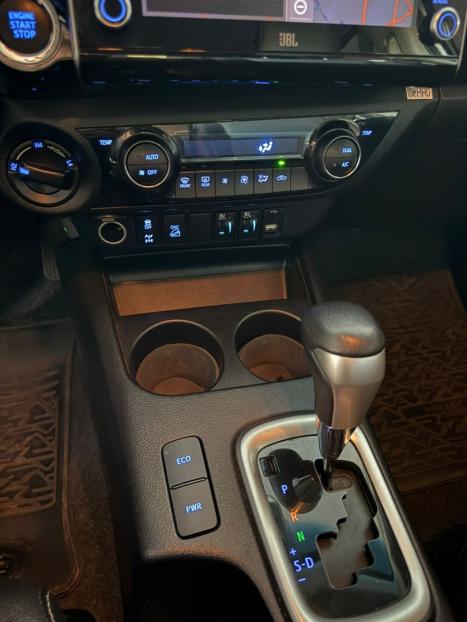 TOYOTA Hilux Caminhonete 2.8 16V SRX 4X4 TURBO DIESEL CABINE DUPLA AUTOM�TICO, Foto 11