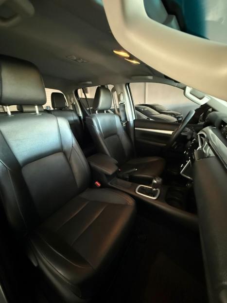 TOYOTA Hilux Caminhonete 2.8 16V SRX 4X4 TURBO DIESEL CABINE DUPLA AUTOM�TICO, Foto 12