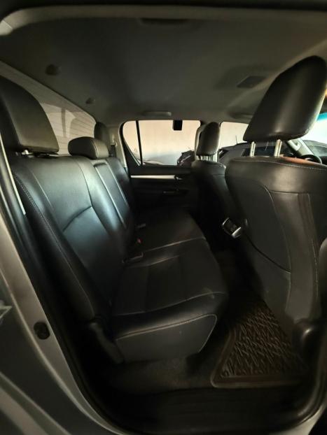TOYOTA Hilux Caminhonete 2.8 16V SRX 4X4 TURBO DIESEL CABINE DUPLA AUTOM�TICO, Foto 13